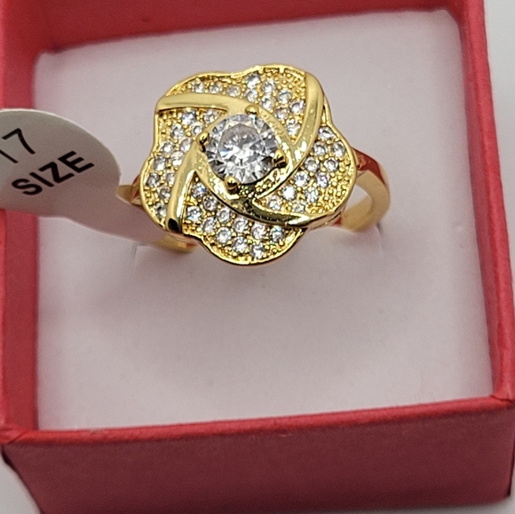 Emarati plated Gold er Blossom white stone work cocktail Ring size 7 - Picture 4 of 7